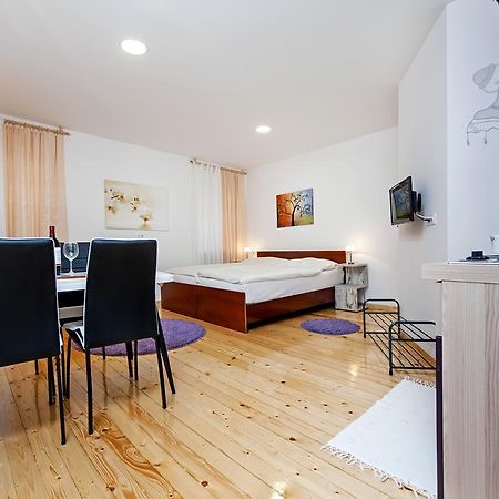 La Svalba Rooms & Studios Rovinj Luaran gambar